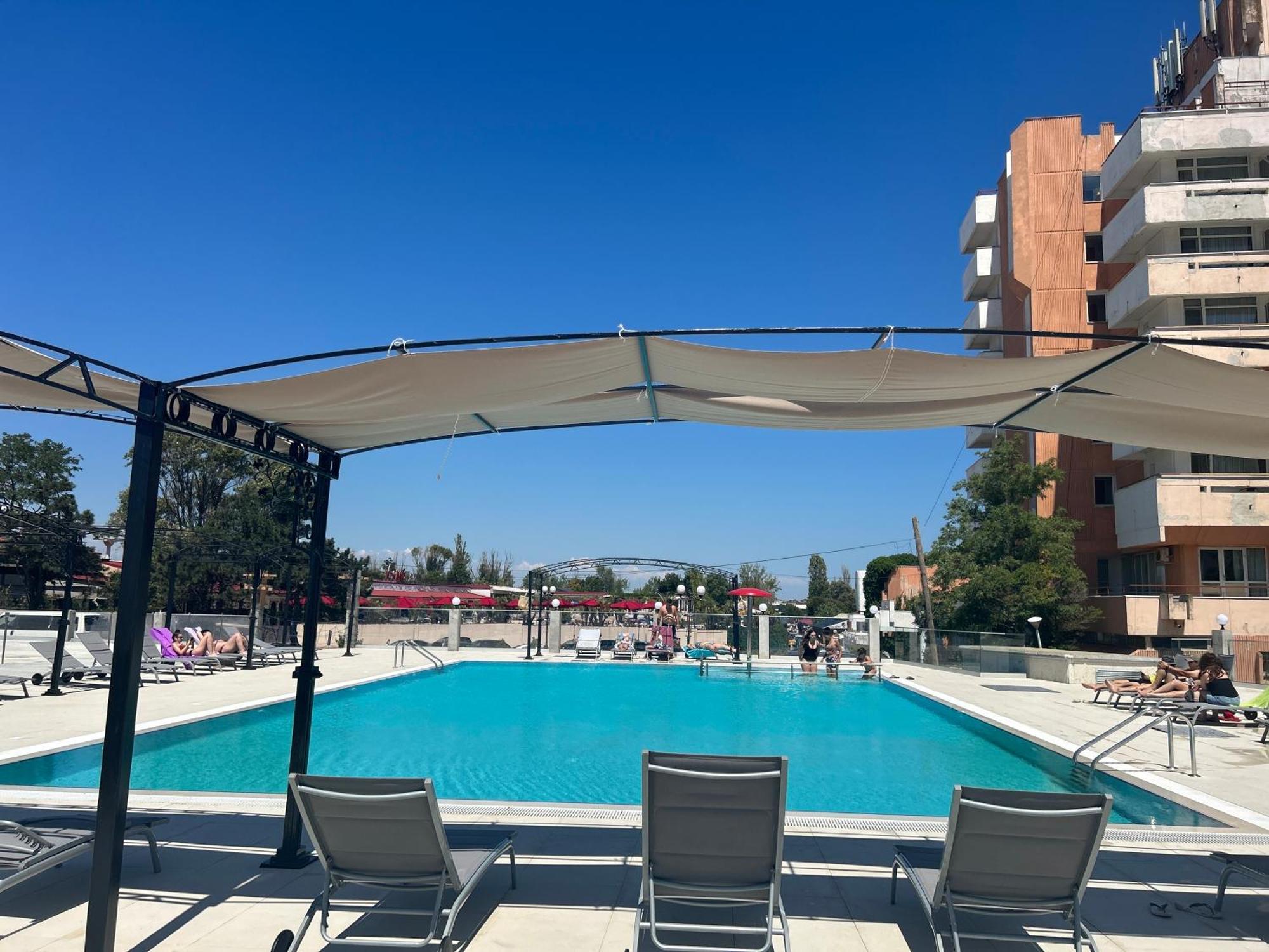 Alessio Hotel Residence Costinesti Buitenkant foto